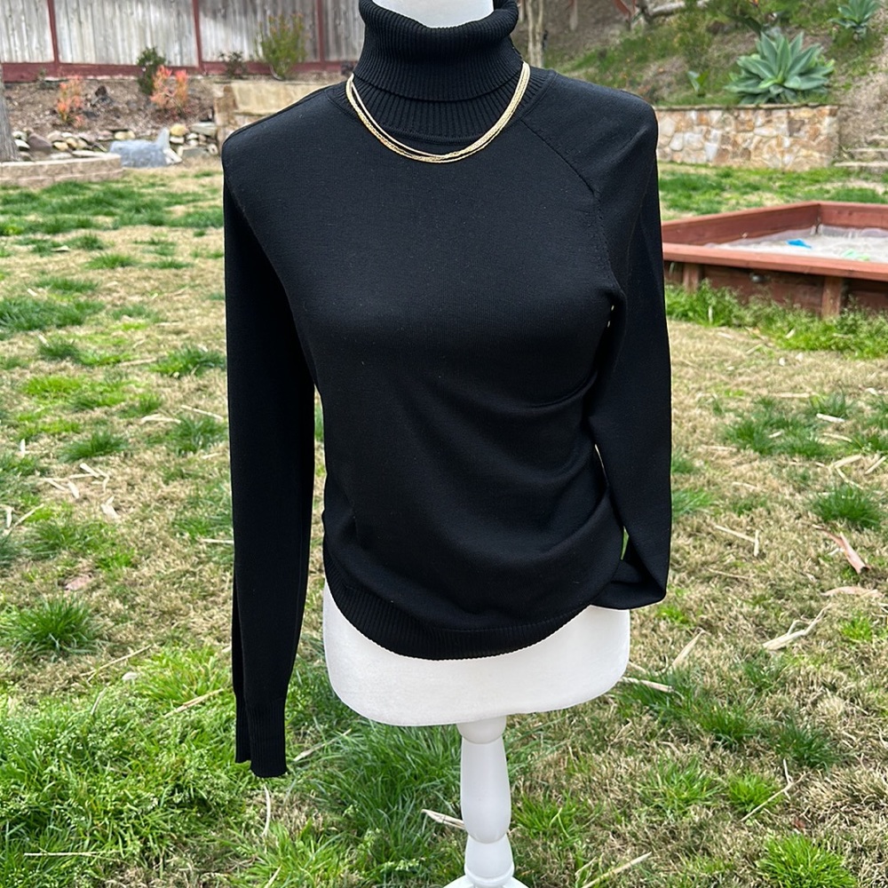 Escada virgin wool and silk turtleneck sweater EU size 34 (US 36).